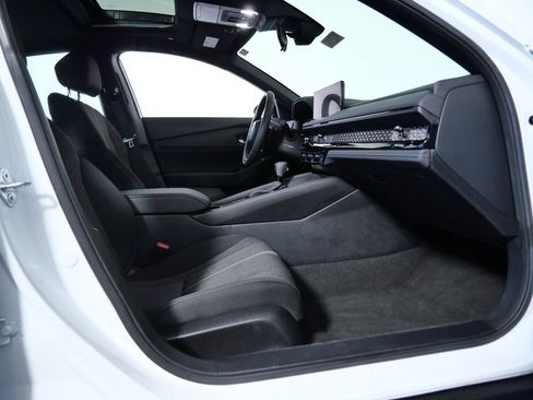 Used 2025 Honda Accord Sport image 12