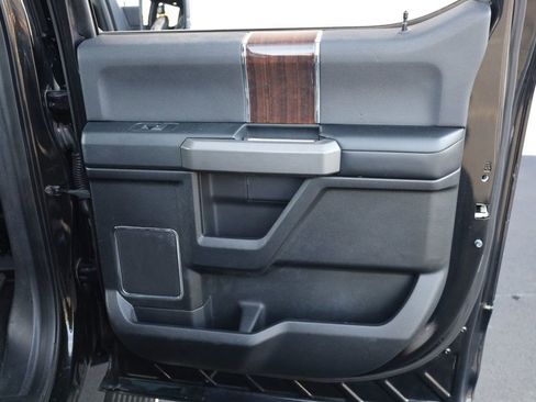 Used 2015 Ford F150 Platinum w/ Equipment Group 701A Luxury image 18