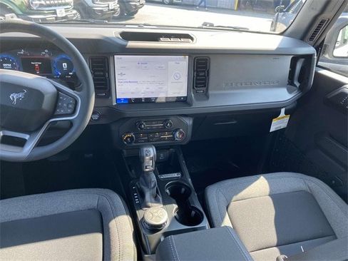 New 2025 Ford Bronco 4-Door image 31