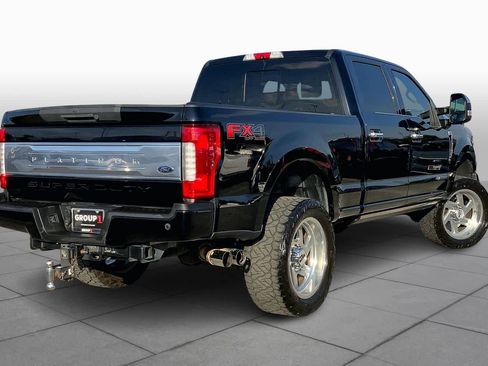 Used 2017 Ford F250 Platinum w/ Platinum Ultimate Package image 12