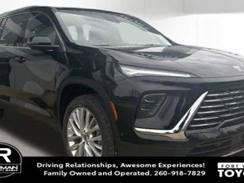 Used 2025 Buick Enclave Preferred AWD/4WD image 1