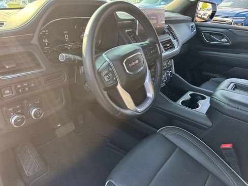 Used 2024 GMC Yukon SLT w/ SLT Luxury Package AWD/4WD image 18