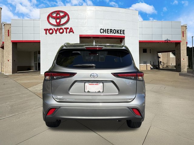 Used 2026 Toyota Highlander XLE AWD/4WD image 6