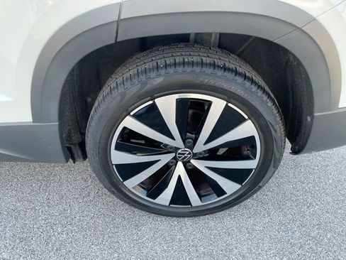 Used 2022 Volkswagen Taos SE image 8