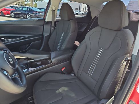 Used 2024 Hyundai Elantra Blue FWD image 15
