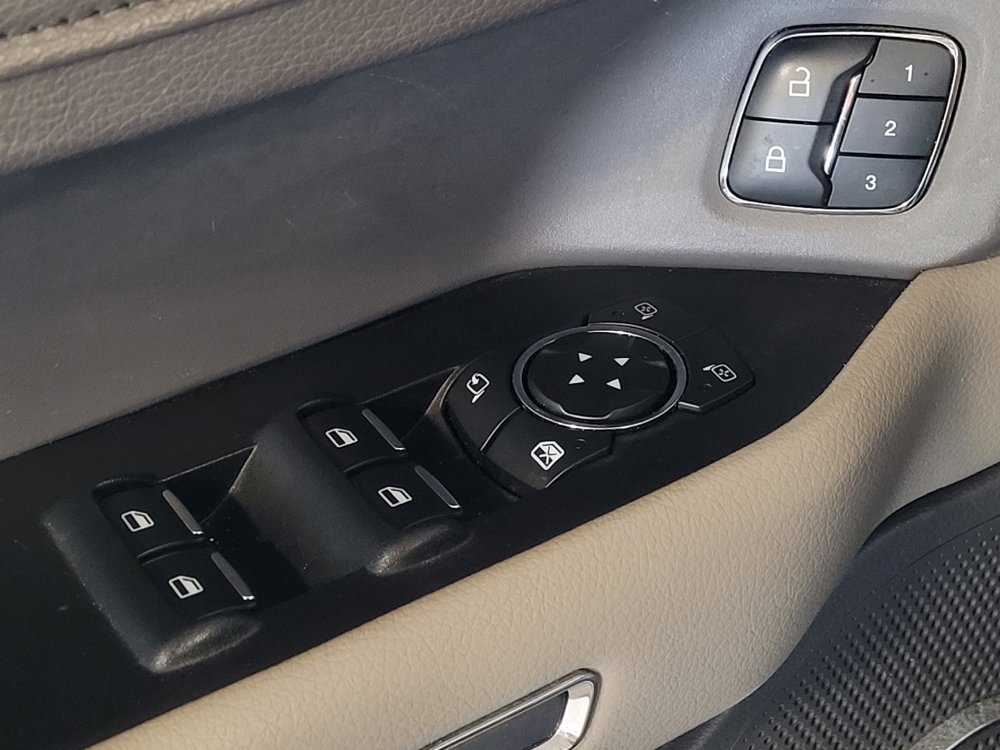 Used 2019 Ford Expedition XLT w/ Equipment Group 202A RWD image 27
