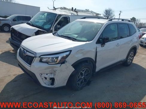 Used 2020 Subaru Forester Premium AWD/4WD image 1