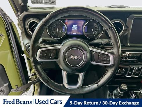 Used 2022 Jeep Wrangler Unlimited Sahara w/ Cold Weather Group AWD/4WD image 13