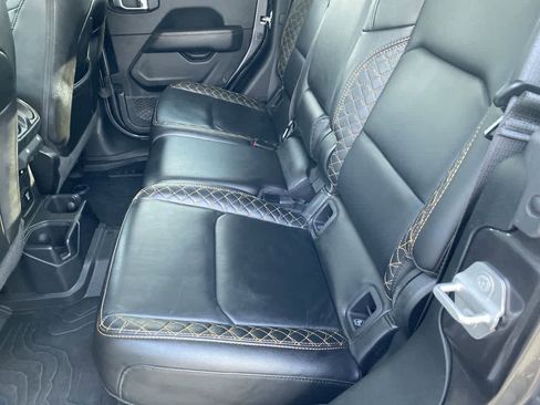 Used 2021 Jeep Gladiator Overland image 22