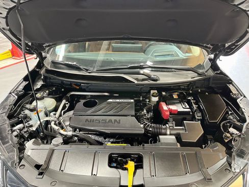 Used 2025 Nissan Rogue Platinum w/ Platinum Premium Package AWD/4WD image 32