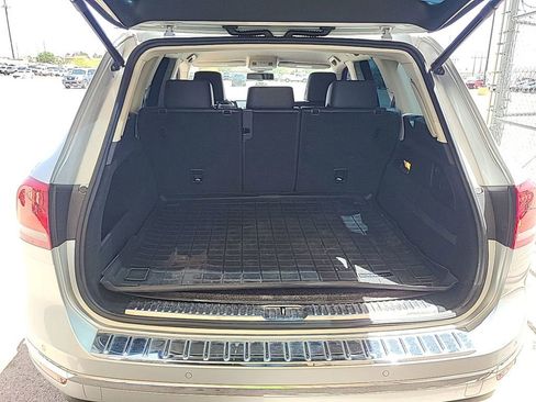 Used 2016 Volkswagen Touareg Sport AWD/4WD image 10