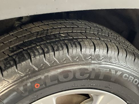 Used 2024 Toyota RAV4 XLE w/ Convenience Package image 12