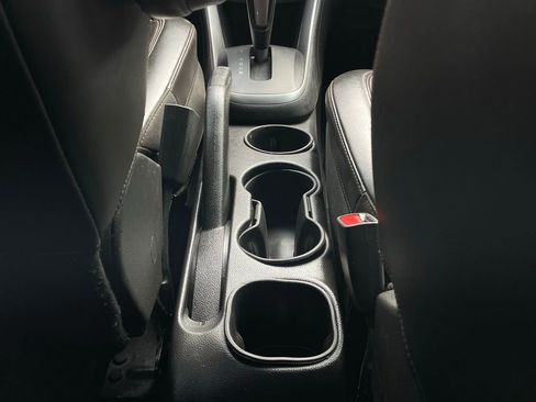 Used 2022 Chevrolet Trax LT w/ LT Convenience Package FWD image 24