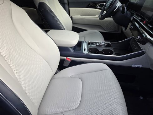 New 2026 Kia Carnival SX Prestige image 10