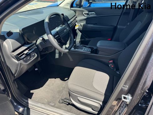 New 2026 Kia Sportage LX FWD image 8