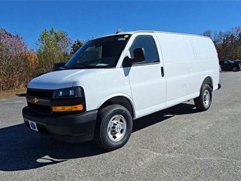 New 2025 Chevrolet Express 2500 w/ Enhanced Convenience Package image 4