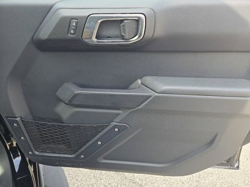 New 2025 Ford Bronco Badlands image 4