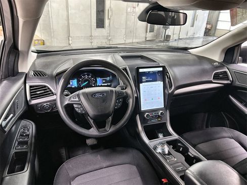 Used 2022 Ford Edge SE w/ Cargo Accessory Package image 18
