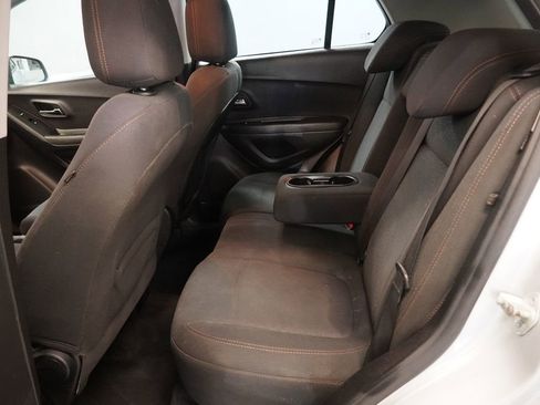 Used 2020 Chevrolet Trax LS AWD/4WD image 9
