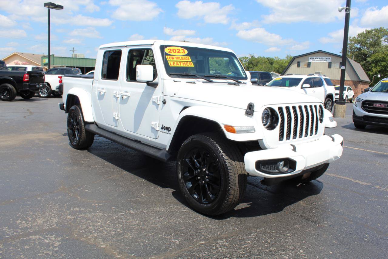 Used 2023 Jeep Gladiator Overland AWD/4WD image 3