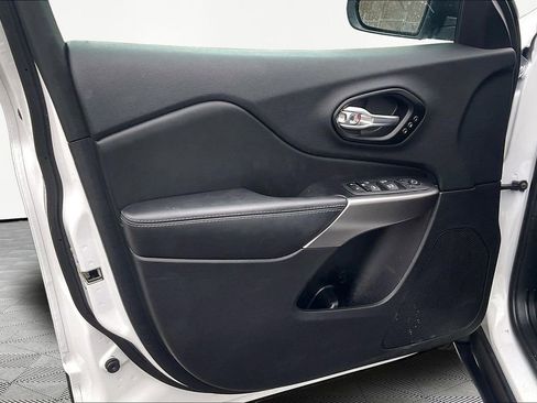 Used 2022 Jeep Cherokee Limited image 23