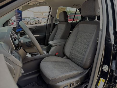 Used 2024 Chevrolet Equinox LT FWD image 11