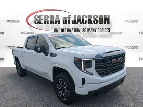 Used 2024 GMC Sierra 1500 AT4 w/ Technology Package AWD/4WD image 2