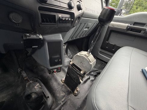Used 2017 Ford F650 2WD SuperCab Super Duty image 39