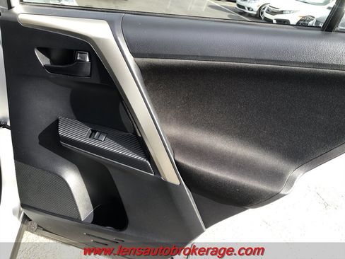 Used 2013 Toyota RAV4 XLE image 20