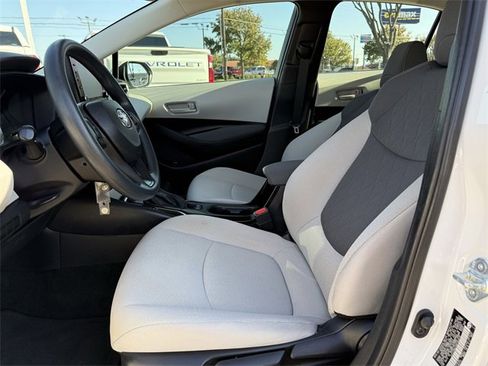 Used 2022 Toyota Corolla LE image 22
