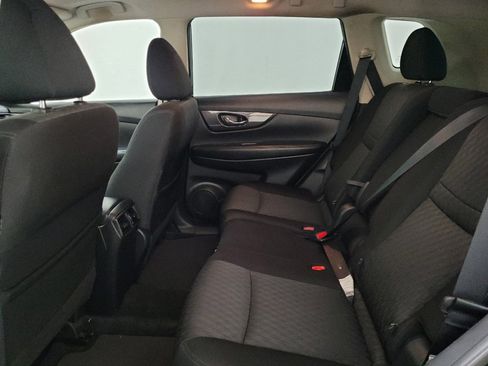 Used 2019 Nissan Rogue SV w/ Sun & Sound Touring Package AWD/4WD image 18
