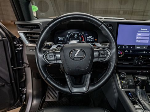 Used 2024 Lexus GX 550 w/ Cold Area Package AWD/4WD image 14