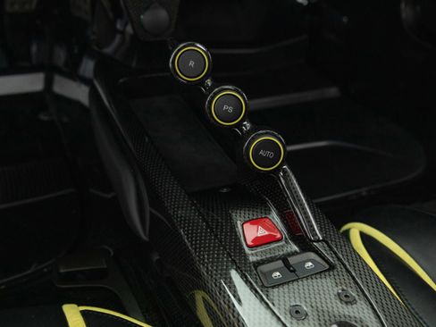 Used 2014 Ferrari LaFerrari image 39