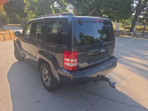 Used 2008 Jeep Liberty Sport w/ Popular Equipment Group AWD/4WD image 4