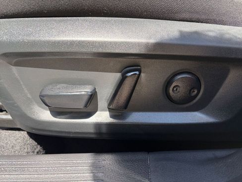 Used 2025 Nissan Rogue SV FWD image 22