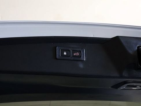 Used 2025 Subaru Outback Limited AWD/4WD image 30