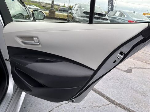 Used 2021 Toyota Corolla LE w/ LE Convenience Package image 16