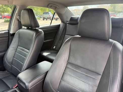 Used 2015 Toyota Camry XLE FWD image 9