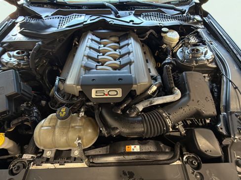 Used 2016 Ford Mustang GT Premium w/ Black Accent Package RWD image 25