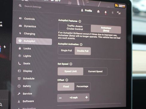 Used 2023 Tesla Model 3 Standard Range RWD image 17