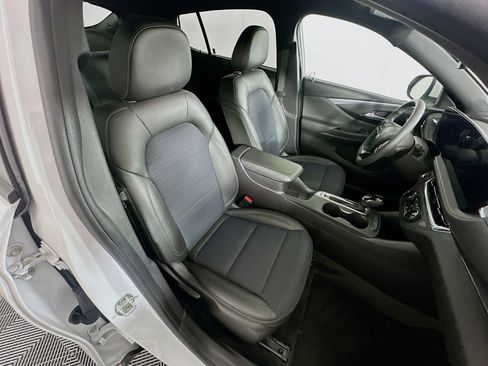 Used 2025 Buick Envista Preferred image 30