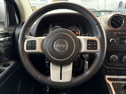 Used 2016 Jeep Compass High Altitude AWD/4WD image 17