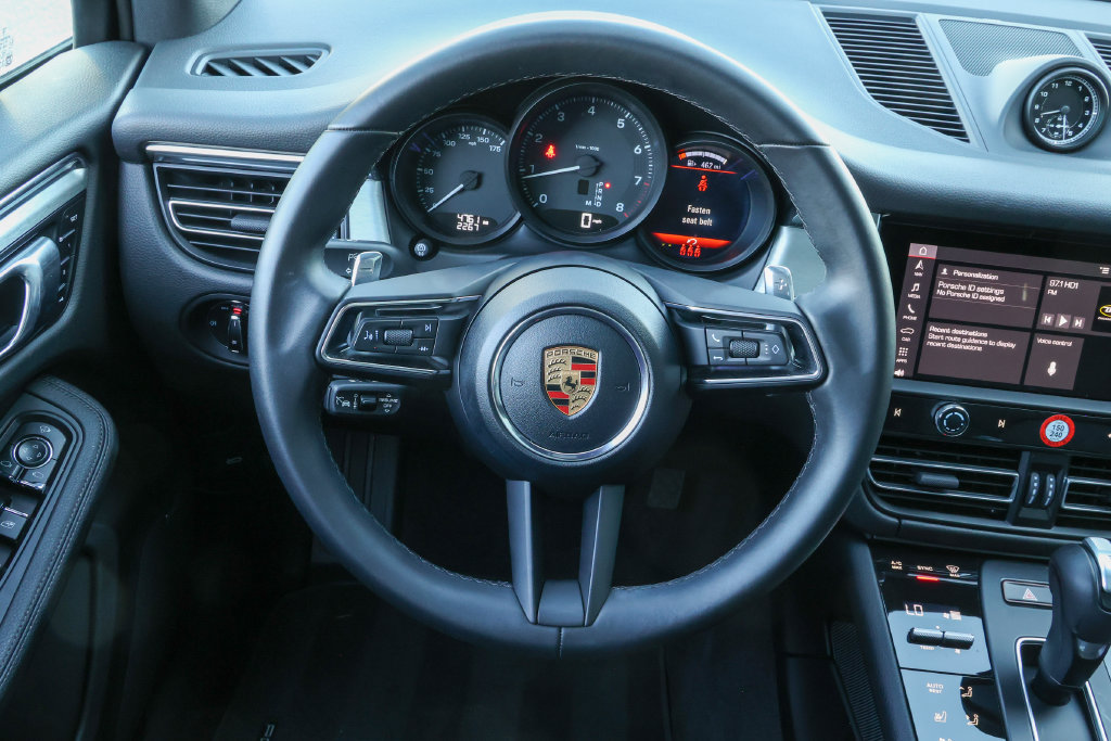 Certified 2026 Porsche Macan AWD/4WD image 35