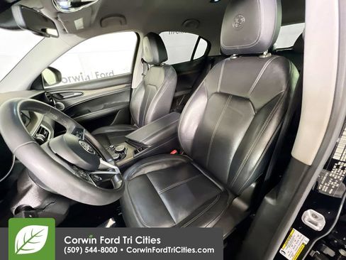 Used 2018 Alfa Romeo Stelvio Ti image 25