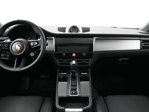 New 2025 Porsche Macan image 9