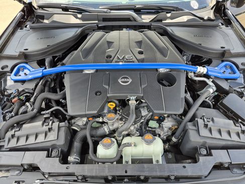 Used 2024 Nissan Z Performance w/ Floor Mat Package RWD image 11