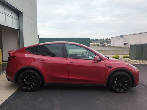 Used 2023 Tesla Model Y Long Range AWD/4WD image 4