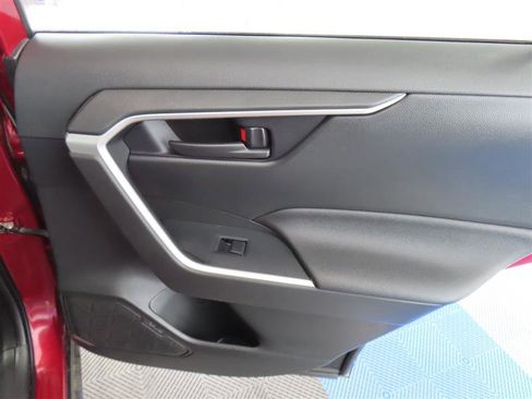 Used 2021 Toyota RAV4 LE FWD image 29