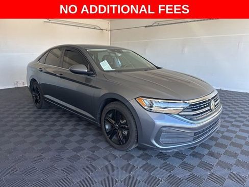 Used 2024 Volkswagen Jetta SE FWD image 1