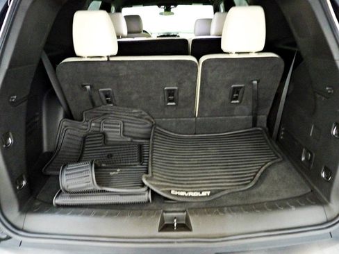 Used 2022 Chevrolet Traverse LS w/ Midnight/Sport Edition FWD image 14